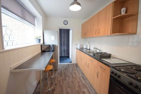 2 bedroom flat to rent, Dean Road, South Shields