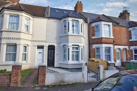 3 bedroom terraced house to rent, Morehall Avenue, Folkestone, CT19