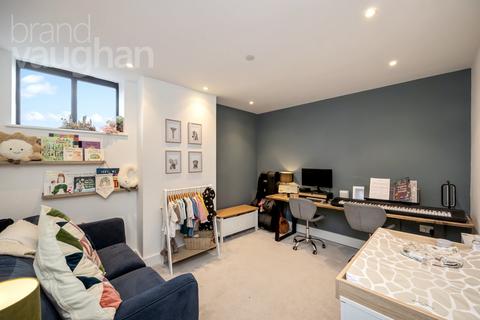 2 bedroom flat for sale, Russell House, Russell Mews, Brighton, BN1