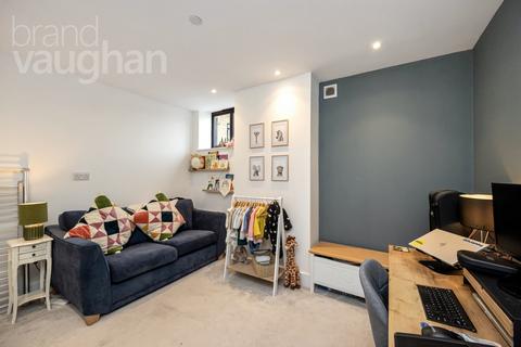 2 bedroom flat for sale, Russell House, Russell Mews, Brighton, BN1