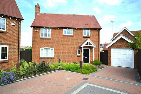 3 bedroom detached house to rent, Mill Park Drive, Braintree, CM7