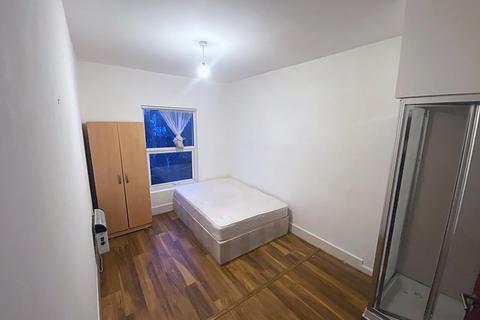 House share to rent, Parchmore Road, Thornton Heath, Surrey, CR7