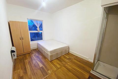 House share to rent, Parchmore Road, Thornton Heath, Surrey, CR7