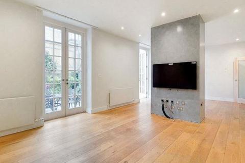 3 bedroom flat to rent, Kensington Court, London, W8