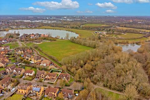 5 bedroom detached house for sale, Selworthy, Furzton