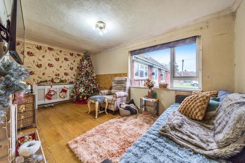 2 bedroom semi-detached bungalow for sale, Deacon Way, Banbury OX16