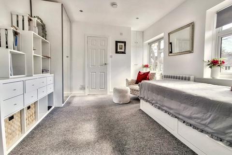 1 bedroom flat for sale, Talbot Woods