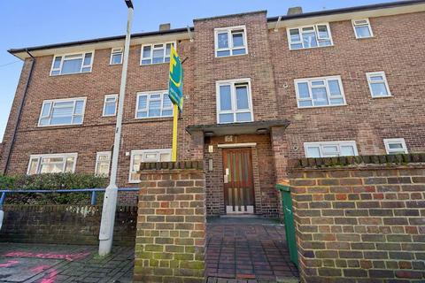 4 bedroom ground floor flat for sale, Mason Close, London E16