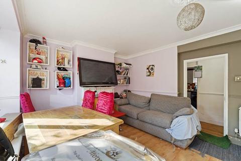 4 bedroom ground floor flat for sale, Mason Close, London E16