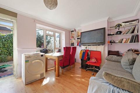 4 bedroom ground floor flat for sale, Mason Close, London E16