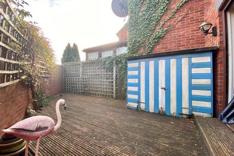 2 bedroom semi-detached house to rent, Chandlers Walk, Haven Banks, Exeter, EX2