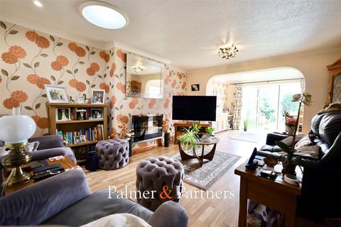 3 bedroom bungalow for sale, Colchester Road, Elmstead, Colchester, Essex, CO7