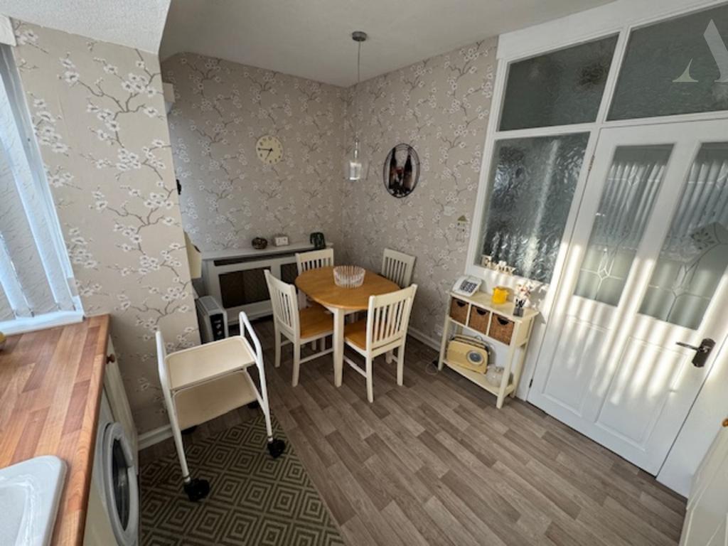 61 Asquith Road kitchen 2