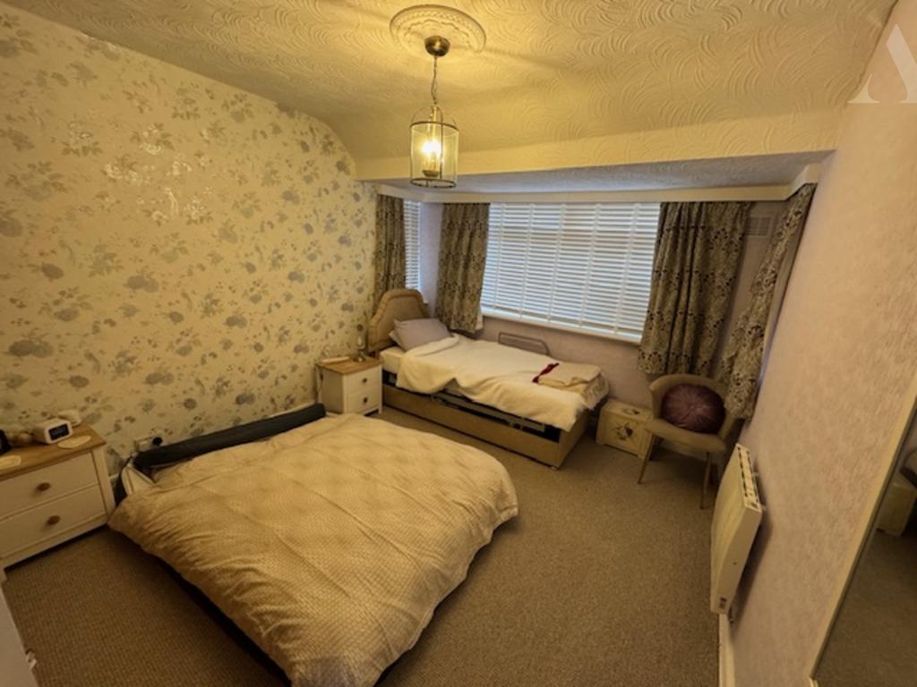 61 Asquith Road bedroom 1