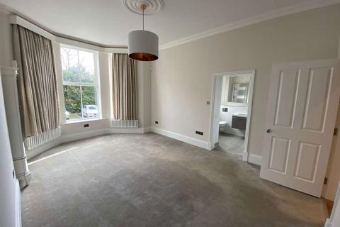 2 bedroom apartment to rent, Ground floor flat,  3 Daveylands, Ws, SK9 2AG