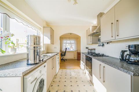 47 Maenor Helyg, Pembrey, Burry Port, SA16 0TU
