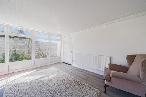 47 Maenor Helyg, Pembrey, Burry Port, SA16 0TU