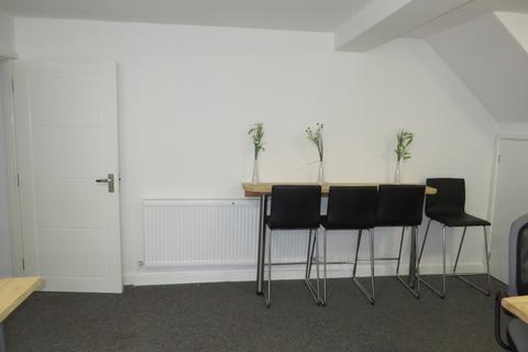 Office to rent, Castle Lane, Bedford MK40