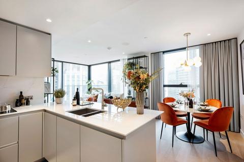 3 bedroom flat for sale, Marsh Wall, London E14