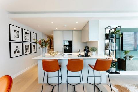 3 bedroom flat for sale, Marsh Wall, London E14