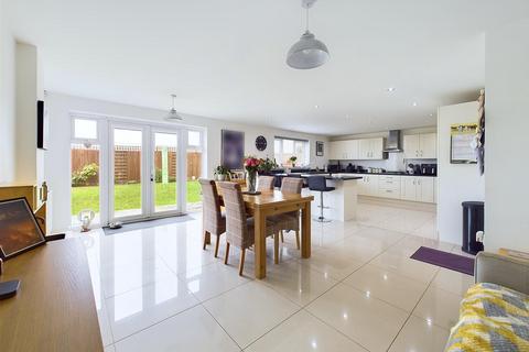 5 bedroom detached house for sale, Green Street, Brockworth, Gloucester