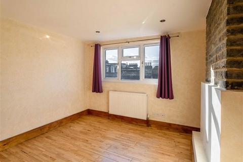 6 bedroom terraced house to rent, Scawen Road, London SE8