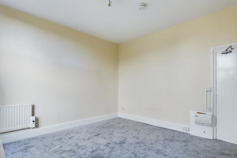 Studio to rent, Sanford Road TORQUAY