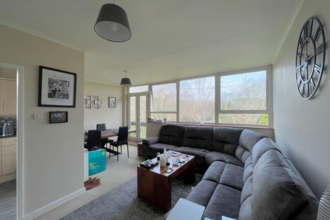 2 bedroom apartment to rent, Woodcroft Drive, Eastbourne BN21