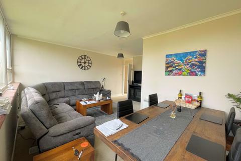 2 bedroom apartment to rent, Woodcroft Drive, Eastbourne BN21