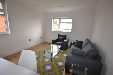 4 bedroom flat to rent, Beaconsfield Road, London , NW10