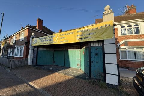 Storage to rent, Central Avenue, Nuneaton, Warwickshire, CV11 5BB