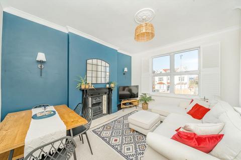 249b Queens Road, London, SW19 8NY