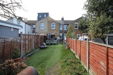 3 bedroom terraced house to rent, South Gipsy Road Welling DA16