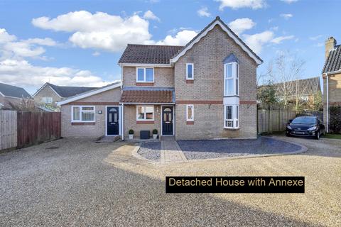 4 bedroom detached house for sale, Cloverfields, Thurston, Bury St. Edmunds