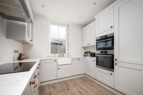 2 bedroom apartment for sale, Oak Hill Park, Hampstead NW3