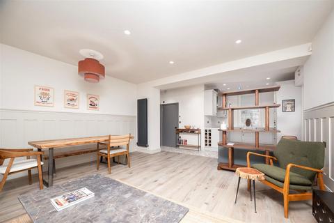 2 bedroom apartment for sale, Oak Hill Park, Hampstead NW3