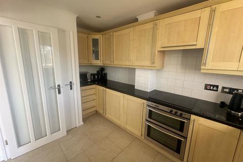 3 bedroom semi-detached house for sale, Langstons, Trimley St. Mary