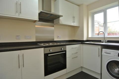 1 bedroom apartment to rent, Redford Close, Feltham TW13