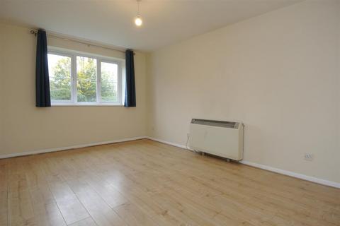 1 bedroom apartment to rent, Redford Close, Feltham TW13