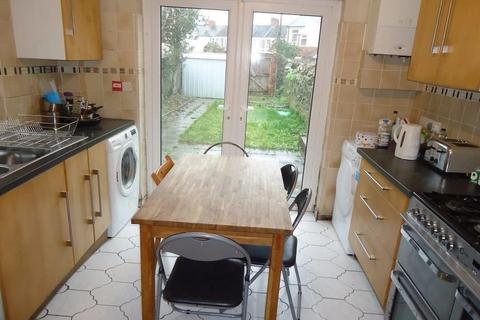 6 bedroom house to rent, Hazeldene Avenue, Cardiff,