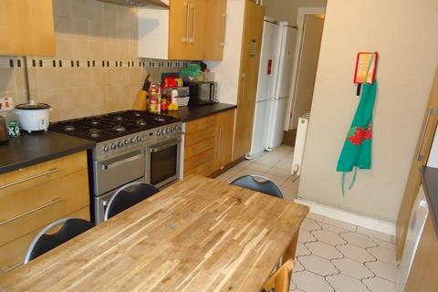 6 bedroom house to rent, Hazeldene Avenue, Cardiff,