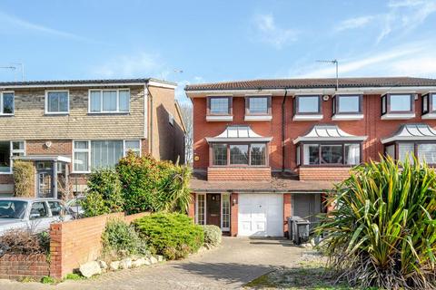 4 bedroom end of terrace house for sale, Bromley Grove, Bromley