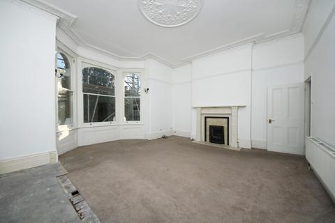 3 bedroom flat for sale, Mattock Lane, W5