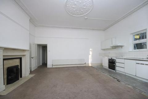 3 bedroom flat for sale, Mattock Lane, W5