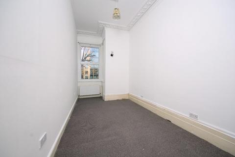 3 bedroom flat for sale, Mattock Lane, W5