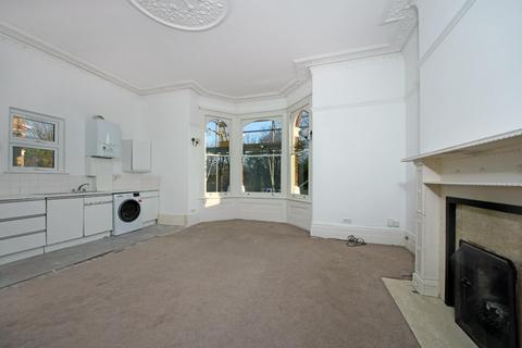 3 bedroom flat for sale, Mattock Lane, W5