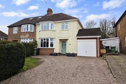 3 bedroom semi-detached house for sale, Meriden Avenue, Stourbridge