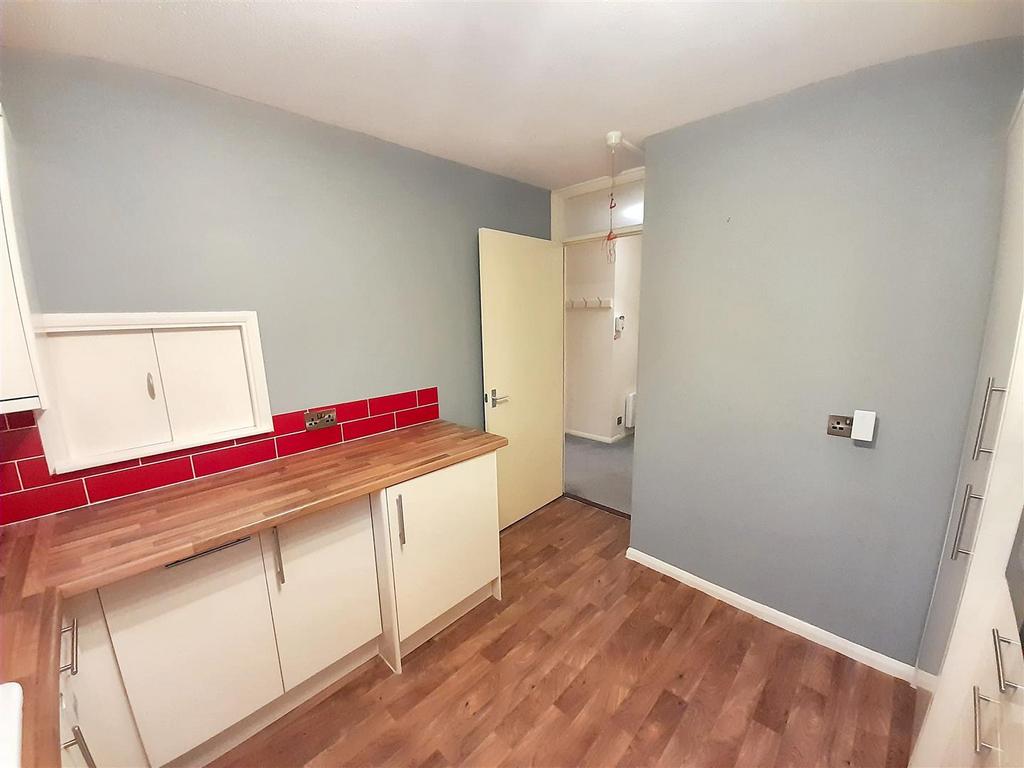 Kitchen 1 new.jpg