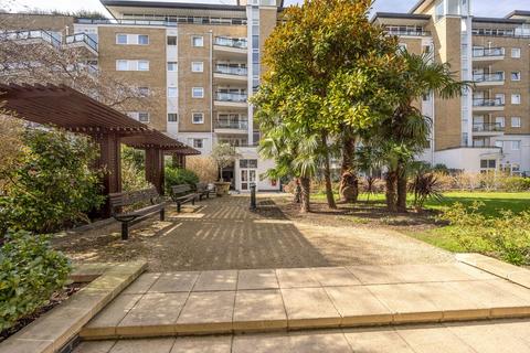 2 bedroom flat to rent, Smugglers Way, Wandsworth, London, SW18