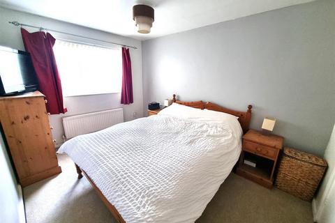 14 Britannia Close, Stanningley, Pudsey, LS28 6NS